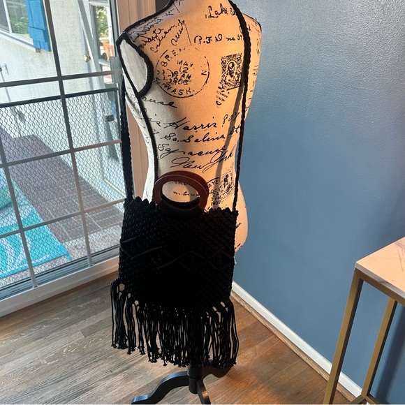 Danielle Nicole macrame crochet fringe bag - Picture 2 of 15